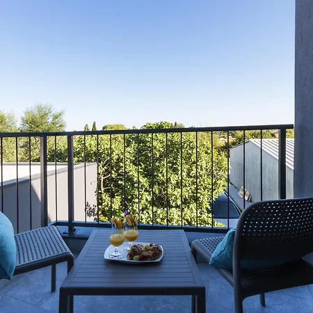 Moderna Near For 8 People With 32 M2 Private Pool *