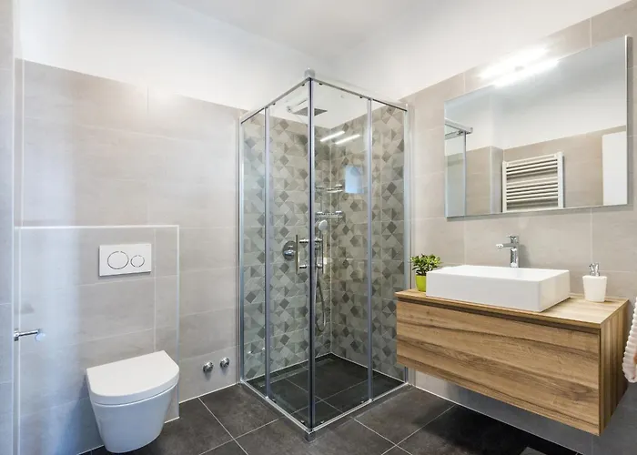 Вілла Moderna Near For 8 People With 32 M2 Private Pool