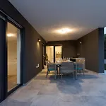 Moderna Near For 8 People With 32 M2 Private Pool